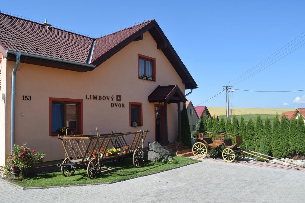 Pezion Limbovy Dvor Hotell Vrbov Exteriör bild