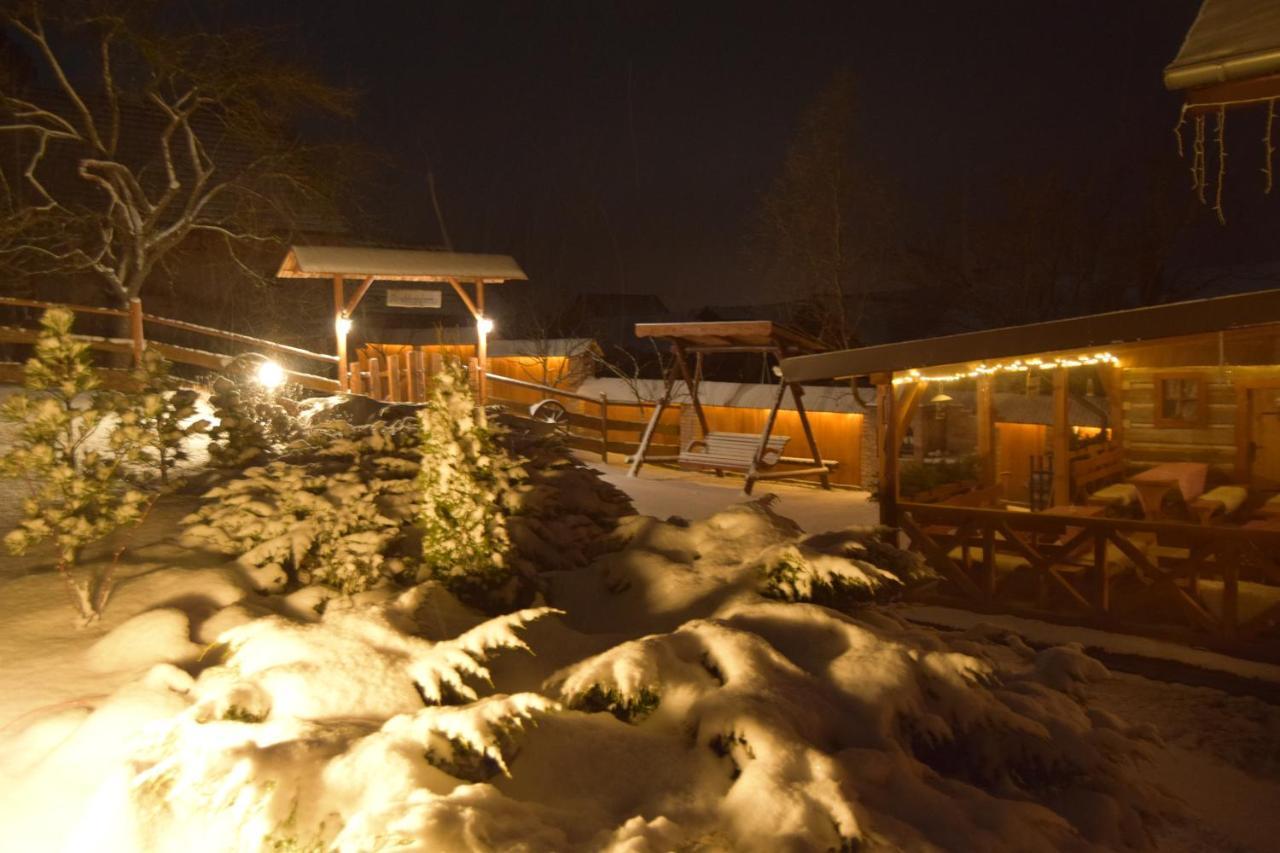 Pezion Limbovy Dvor Hotell Vrbov Exteriör bild