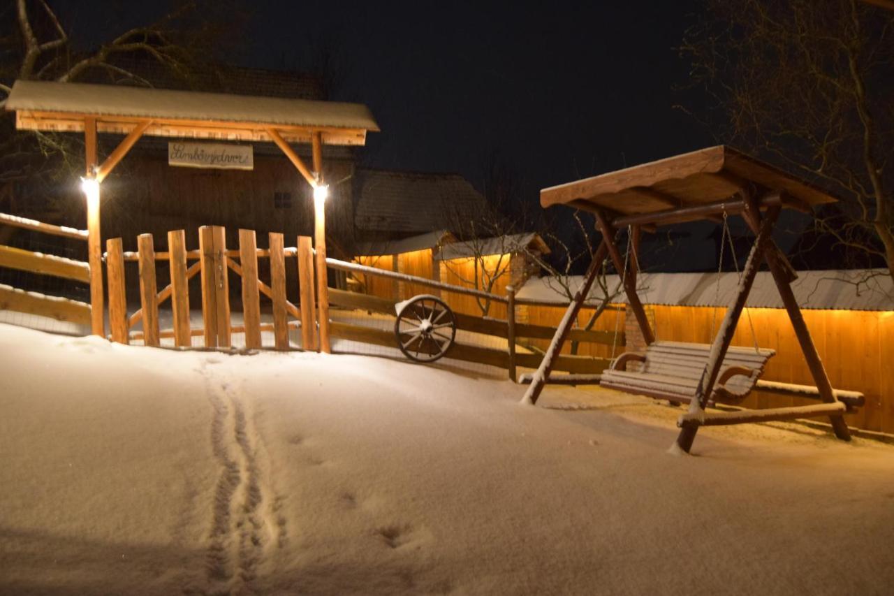 Pezion Limbovy Dvor Hotell Vrbov Exteriör bild