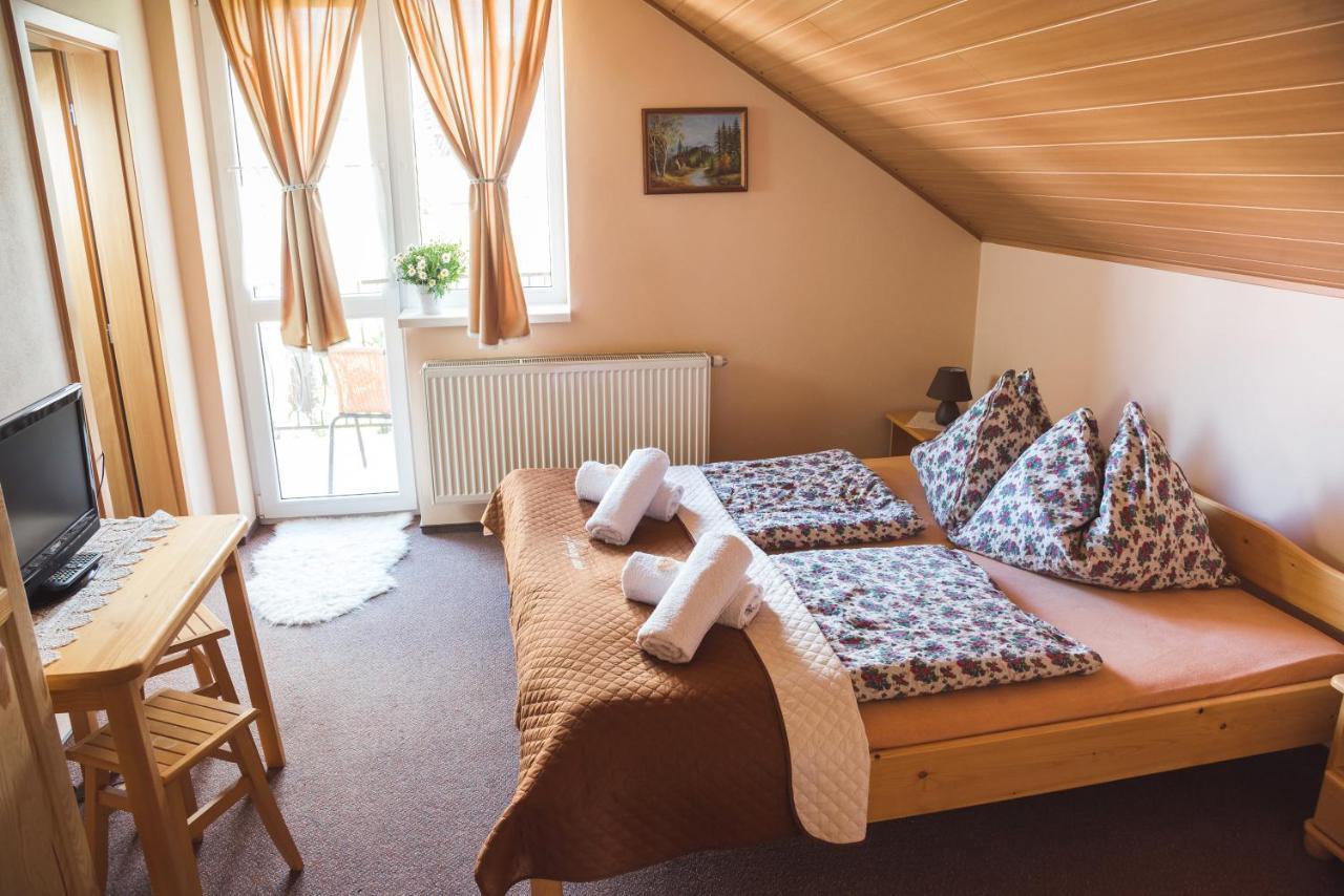 Pezion Limbovy Dvor Hotell Vrbov Exteriör bild